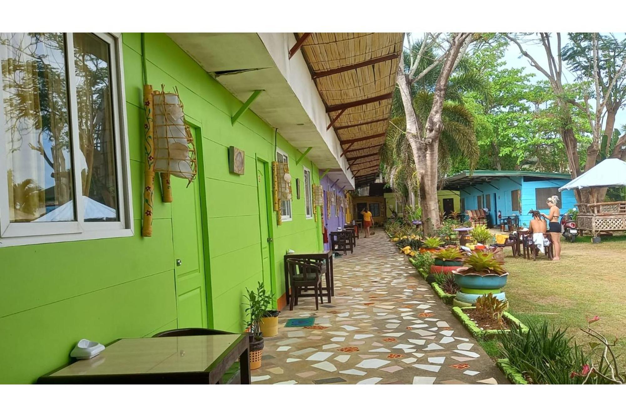 Oyo 671 Natua'S Cabin Puerto Princesa Exterior photo