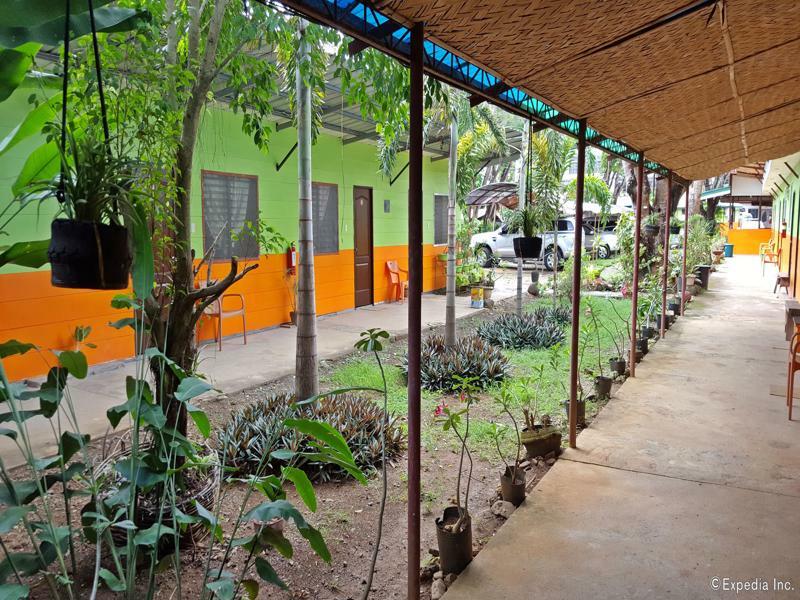 Oyo 671 Natua'S Cabin Puerto Princesa Exterior photo